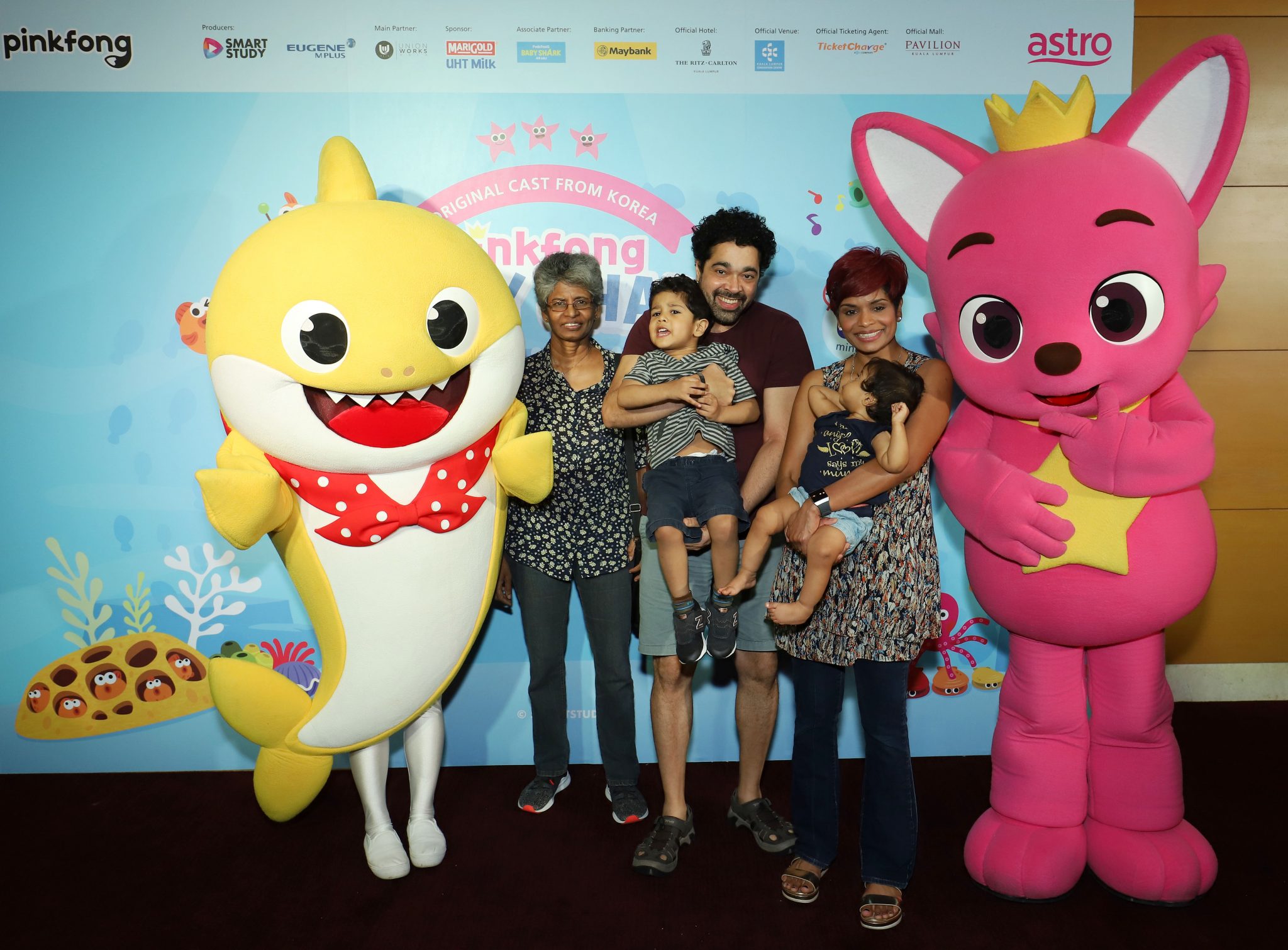 Pinkfong's international debut in Malaysia creates roaring waves of ...