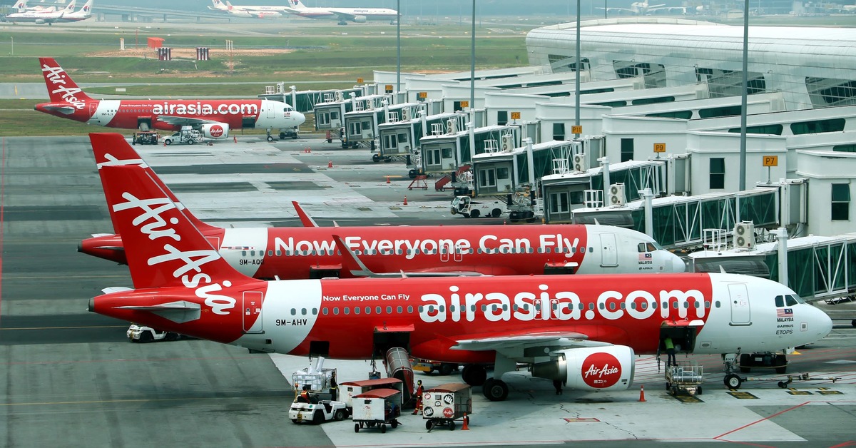 Air Asia to sell flights from other competitors