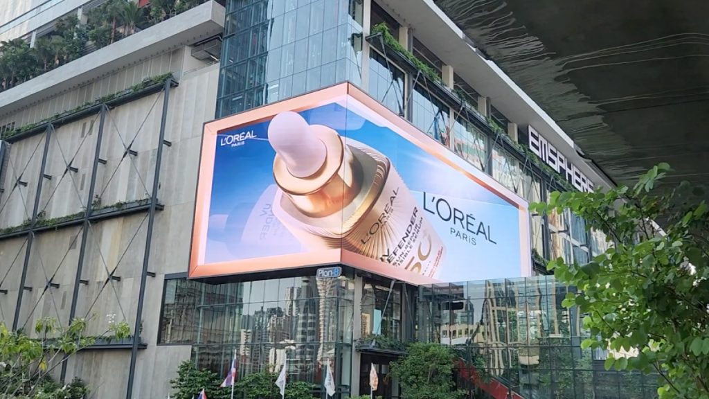 L’Oreal 3D billboard Bangkok