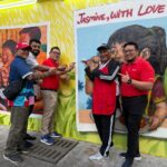 Jasmine Food Marks Merdeka & Malaysia Day with AI-Powered Interactive Mural Wakil DBKL, Restoran Sup Haji Abu, Ketua Pegawai Operasi Jasmine En Alan Kwong, Jalaludin Hasan, dan Wakil Jasmine Farhan