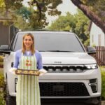 When Jeep Got Down and Dirty: Iliza Shlesinger’s “Family SUV” Pitch for the 2026 Grand Wagoneer 1815×2.szclaeqT