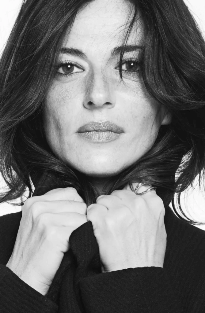 aHR0cHM6Ly9zdG9yYWdlLmdvb2dsZWFwaXMuY29tL2FkZm9ydW0vY21zL3BhZ2UvYzUzNmFhODQ4ZTYwZTM0ZTFhNjFiZmEzZTg2ZTI4Y2EuanBn | Johanna Marciano, In Finé: “We’re a cooperative of artists”