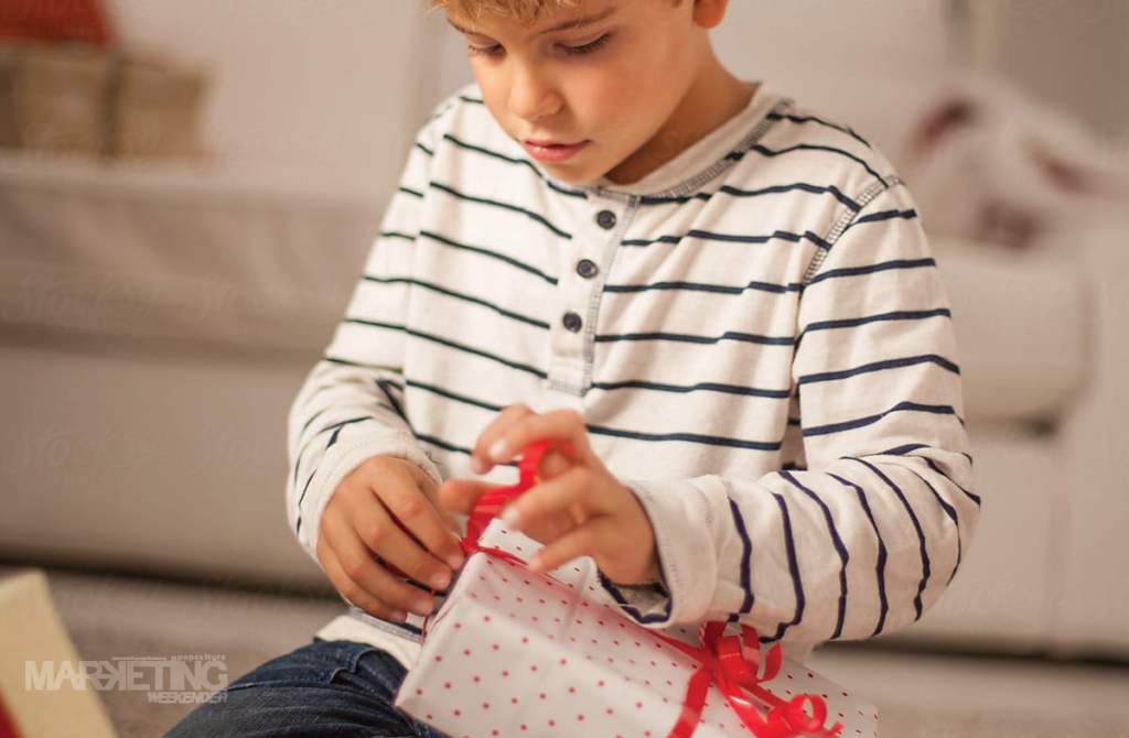 BN20 1 | AI Saw Mummy Kissing Santa Claus