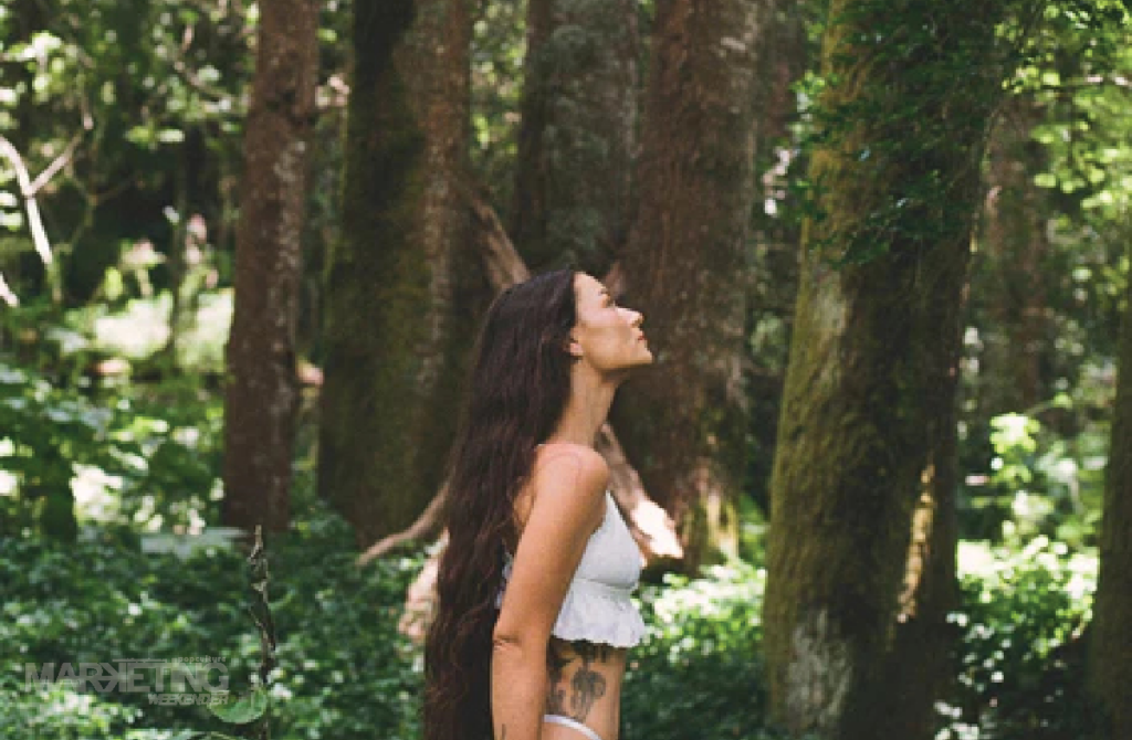 BN22 1 | AI Saw Mummy Kissing Santa Claus