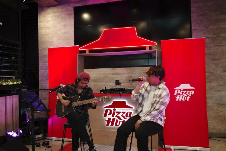 Pizza Hut Malaysia Gets Hijacked By Its Alter Ego — Turns Into Party Hut This Year-End 5 img38 | Pizza Hut Malaysia Gets Hijacked By Its Alter Ego — Turns Into Party Hut This Year-End