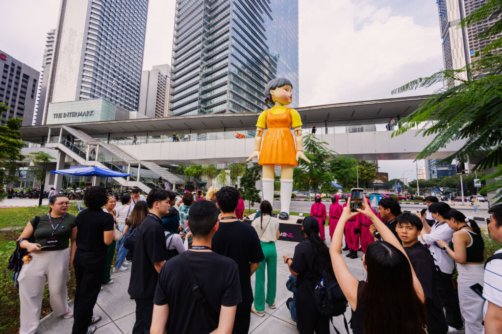 4R Squid Giantdoll | Unlocking The Theatre of OOH With MRT Transit Marketing