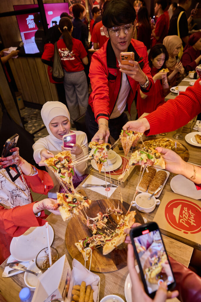 PH pizza pull | Making Craft Visible: Pizza Hut Malaysia Stagesa 16-Hour Sourdough Countdown