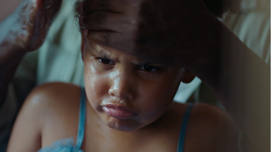 image 2 2 | Vaseline Celebrates Stubborn Everyday Love with ‘Love Hurts’